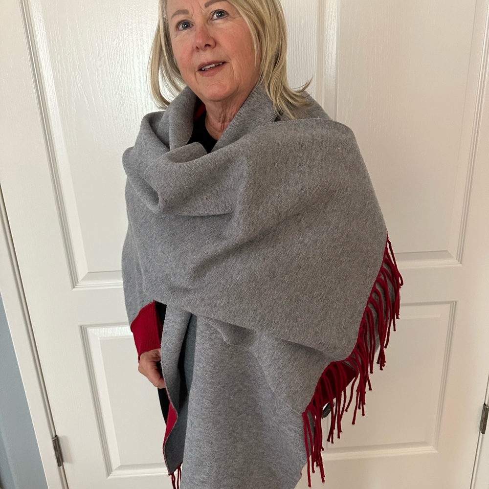 Reversable shawl